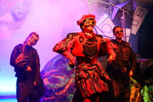 27.08.2025. Kielce. Teatr Lalki i Aktora „Kubuś”. Przedstawienie familijne "Szelmostwa Lisa Witalisa" / Fot. Wiktor Taszłow - Radio Kielce