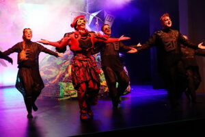 27.08.2025. Kielce. Teatr Lalki i Aktora „Kubuś”. Przedstawienie familijne "Szelmostwa Lisa Witalisa" / Fot. Wiktor Taszłow - Radio Kielce
