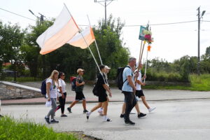 07.08.2025. Lisów. Piesza pielgrzymka na Jasną Górę / Fot. Wiktor Taszłow - Radio Kielce