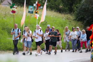 07.08.2025. Lisów. Piesza pielgrzymka na Jasną Górę / Fot. Wiktor Taszłow - Radio Kielce