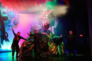 27.08.2025. Kielce. Teatr Lalki i Aktora „Kubuś”. Przedstawienie familijne "Szelmostwa Lisa Witalisa" / Fot. Wiktor Taszłow - Radio Kielce