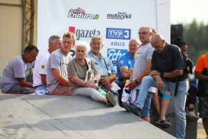 09.08.2025. Piekoszów. Ceremonia zakończenia mistrzostw świata FIM Enduro Vintage Trophy / Fot. Wiktor Taszłow - Radio Kielce