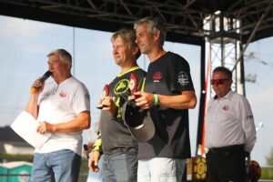 09.08.2025. Piekoszów. Ceremonia zakończenia mistrzostw świata FIM Enduro Vintage Trophy / Fot. Wiktor Taszłow - Radio Kielce