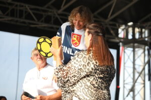 09.08.2025. Piekoszów. Ceremonia zakończenia mistrzostw świata FIM Enduro Vintage Trophy / Fot. Wiktor Taszłow - Radio Kielce