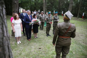 10.08.2025. Mzurowa gmina Sobków. Cmentarz wojskowy z czasów Pierwszej Wojny Swiatowej / Fot. Wiktor Taszłow - Radio Kielce