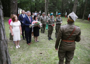 10.08.2025. Mzurowa gmina Sobków. Cmentarz wojskowy z czasów Pierwszej Wojny Swiatowej / Fot. Wiktor Taszłow - Radio Kielce
