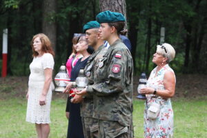 10.08.2025. Mzurowa gmina Sobków. Cmentarz wojskowy z czasów Pierwszej Wojny Swiatowej / Fot. Wiktor Taszłow - Radio Kielce