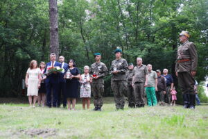 10.08.2025. Mzurowa gmina Sobków. Cmentarz wojskowy z czasów Pierwszej Wojny Swiatowej / Fot. Wiktor Taszłow - Radio Kielce