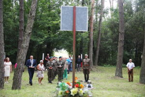 10.08.2025. Mzurowa gmina Sobków. Cmentarz wojskowy z czasów Pierwszej Wojny Swiatowej / Fot. Wiktor Taszłow - Radio Kielce