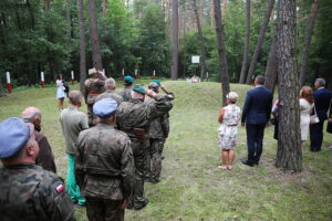 10.08.2025. Mzurowa gmina Sobków. Cmentarz wojskowy z czasów Pierwszej Wojny Swiatowej / Fot. Wiktor Taszłow - Radio Kielce