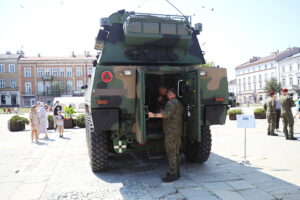 15.08.2025. Kielce. Obchody Święta Wojska Polskiego. Piknik wojskowy / Fot. Wiktor Taszłow - Radio Kielce