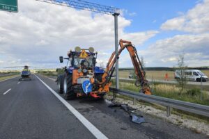25.08.2025. Mierzawa w powiecie jędrzejowskim. S7. Wypadek / Fot. PSP Jędrzejów