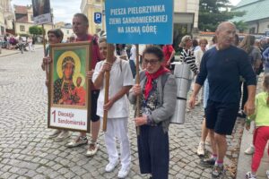 04.08.2025. Sandomierz. Pielgrzymka na Jasną Górę / Fot. Grażyna Szlęzak - Radio Kielce