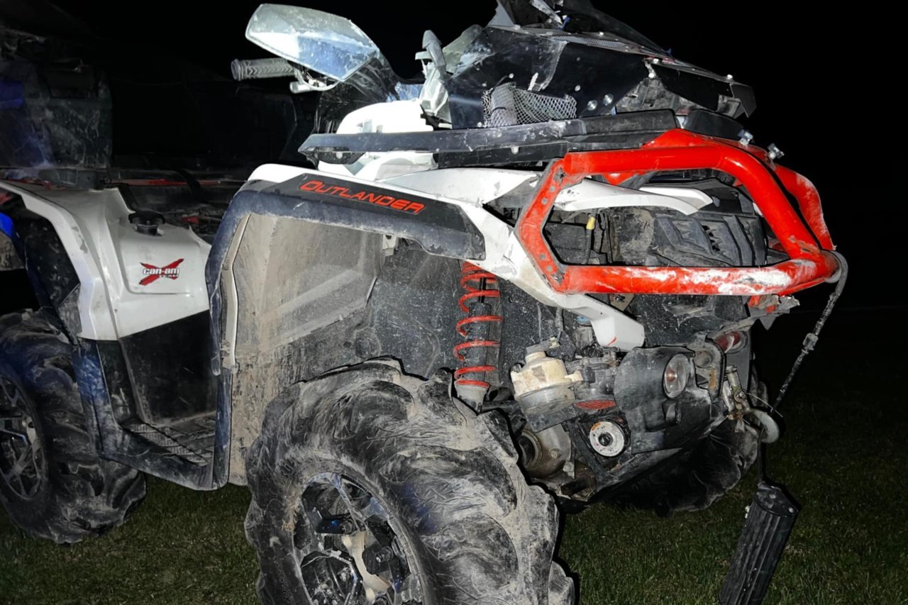 Quad wjechał w ogrodzenie, kierowca w szpitalu - Radio Kielce Fot. PSP Jędrzejów