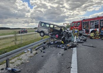 25.08.2025. Mierzawa w powiecie jędrzejowskim. S7. Wypadek / Fot. PSP Jędrzejów