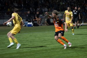 27.08.2025. Ostrowiec Św. 5. kolejka Betclic 3. Ligi: KSZO 1929 - Czarni Połaniec / Fot. Kamil Król - Radio Kielce