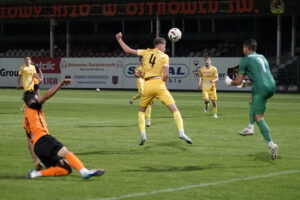 27.08.2025. Ostrowiec Św. 5. kolejka Betclic 3. Ligi: KSZO 1929 - Czarni Połaniec / Fot. Kamil Król - Radio Kielce