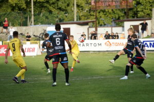 30.08.2025. Jędrzejów. Betclic 3. Liga: Naprzód Jędrzejów - Wisłoka Dębica / Fot. Kamil Król - Radio Kielce