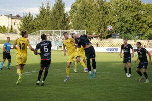 30.08.2025. Jędrzejów. Betclic 3. Liga: Naprzód Jędrzejów - Wisłoka Dębica / Fot. Kamil Król - Radio Kielce