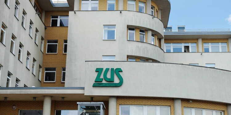 ZUS szykuje się do wypłat czternastych emerytur