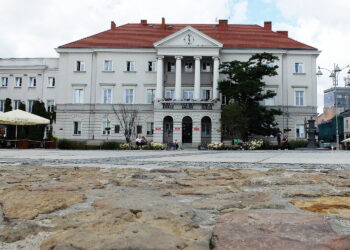 Obradują radni. Są pierwsze ważne finansowe decyzje