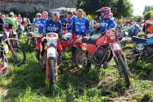Piekoszów. Motocykle enduro vintage - Radio Kielce