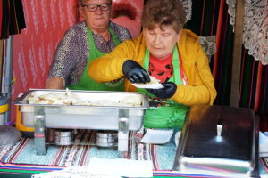 Smakosze pierogów mieli swoje święto w Bobrzy - Radio Kielce