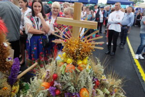 Powiatowe dożynki okazją to podziękowań - Radio Kielce
