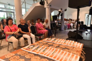 21.08.2025. Końskie. Jubileusz galerii ceramicznej / Fot. Magdalena Galas-Klusek - Radio Kielce