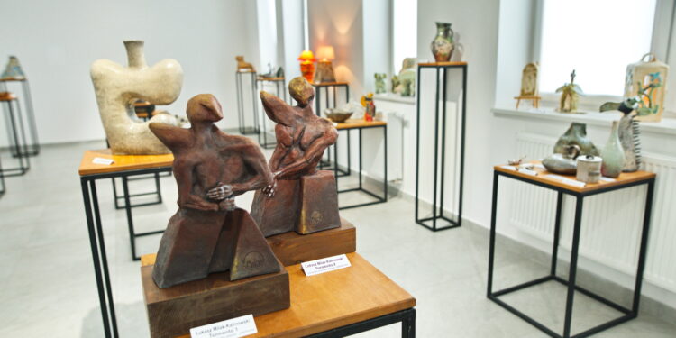21.08.2025. Końskie. Jubileusz galerii ceramicznej / Fot. Magdalena Galas-Klusek - Radio Kielce