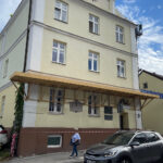 27.08.2025. Kielce. Remont dachu Świętokrzyskiego Centrum Ratownictwa Medycznego i Transportu Sanitarnego w Kielcach / Fot. Wiktor Taszłow - Radio Kielce