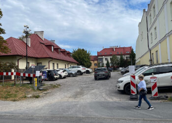 27.08.2025. Kielce. Parking przy ul. Leonarda / Fot. Wiktor Taszłow - Radio Kielce