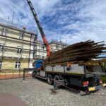 27.08.2025. Kielce. Remont dachu Świętokrzyskiego Centrum Ratownictwa Medycznego i Transportu Sanitarnego w Kielcach / Fot. Wiktor Taszłow - Radio Kielce