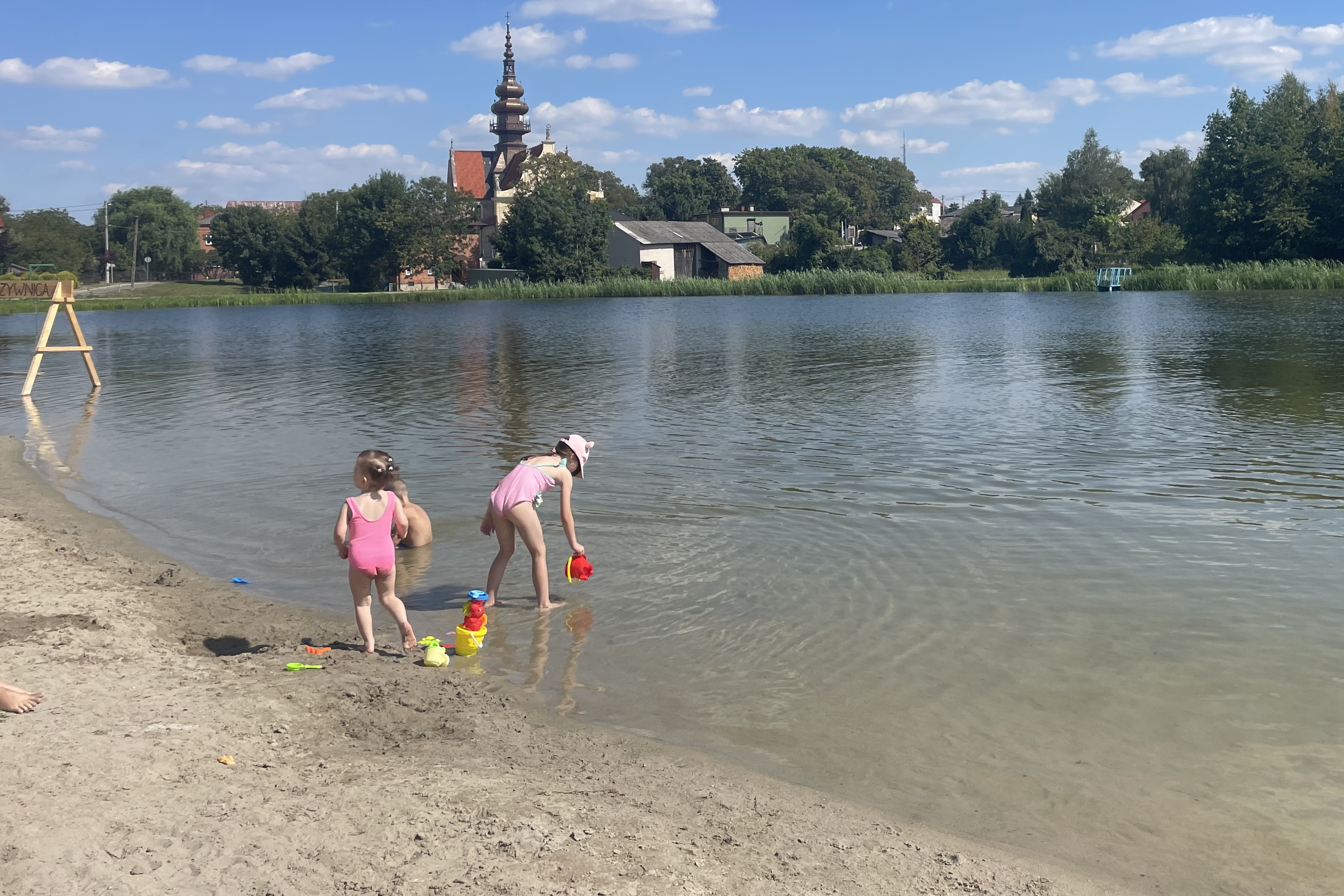 Kąpiel w tym zalewie może skończyć się skórną wysypką