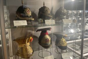 30.08.2025. Baranów Sandomierski. Wystawa „Militaria w dziejach świata" / Fot. Grażyna Szlęzak-Wójcik - Radio Kielce