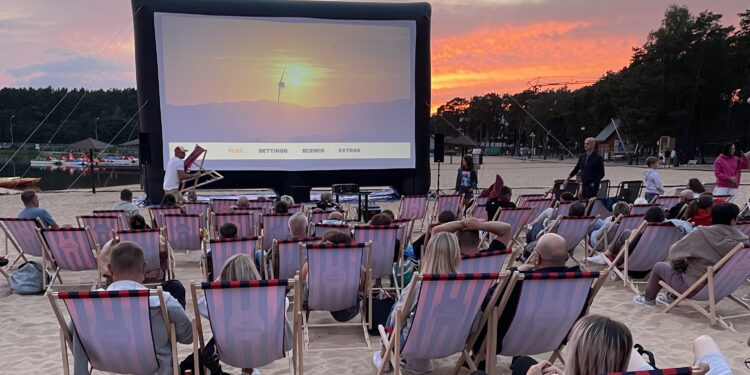 Sielpia. Kino na plaży. / Fot. Magdalena Galas-Klusek - Radio Kielce
