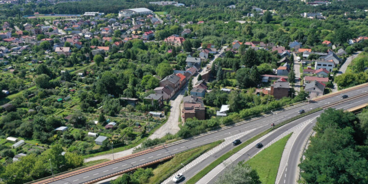 INTERWENCJA. Drogowy skrót do centrum problemem mieszkańców