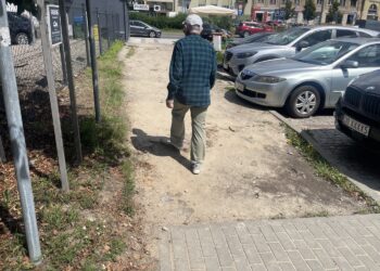 Błotnista kałuża nie będzie utrudniała życia mieszkańcom Kielc