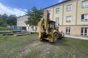 01.08.2025. Kielce. VI Liceum Ogólnokształcące im. Juliusza Słowackiego w Kielcach. Termomodernizacja / Fot. Jarosław Kubalski - Radio Kielce