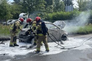 08.08.2025. Kielce. Pożar samochodu / Fot. Jarosław Kubalski - Radio Kielce