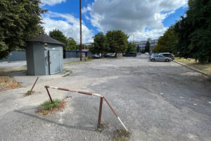 19.08.2025. Kielce. Ulica Krakowska. Plac przy Krakowskiej Rogatce, gdzie ma powstać nowy budynek inkubatora California KPT / Fot. Wiktor Taszłow - Radio Kielce