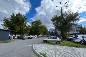19.08.2025. Kielce. Ulica Krakowska. Plac przy Krakowskiej Rogatce, gdzie ma powstać nowy budynek inkubatora California KPT / Fot. Wiktor Taszłow - Radio Kielce