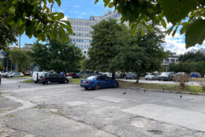 19.08.2025. Kielce. Ulica Krakowska. Plac przy Krakowskiej Rogatce, gdzie ma powstać nowy budynek inkubatora California KPT / Fot. Wiktor Taszłow - Radio Kielce
