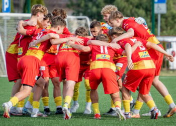 Korona III Kielce podbija IV ligę