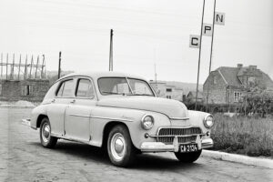 Kielce. Ulica Krakowska. Lata 1960-1968. Wjazd na teren stacji paliw na Białogonie / źródło: facebook.com/KielceNaPrzestrzeniLat