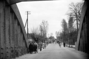 Kielce. Ulica Krakowska. Lata 1965-1970. Widok od strony mostu im. kpt. Kazimierza Jana Piątka ps. „Herwin” / źródło: fotopolska.eu