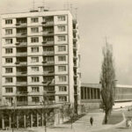 Kielce. Ulica Krakowska. Lata 1967-1968. Blok przy Krakowskiej nr 1 / źródło: fotopolska.eu