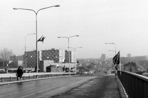 Kielce. Ulica Krakowska. Lata 1970-1980. Wiadukt nad linią kolejową Kielce – Kraków / źródło: facebook.com/KielceNaPrzestrzeniLat