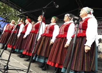 W Chmielniku folklor żyje, inspiruje i łączy pokolenia - Radio Kielce