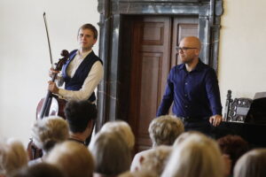 Duet w Dawnym Pałacu Biskupów Krakowskich - kolejna odsłona „Chopinowskich inspiracji” - Radio Kielce